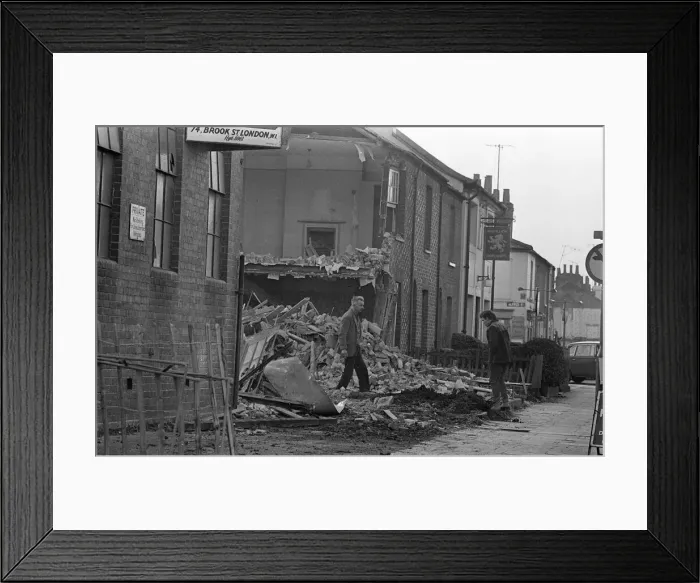 Framed Print : The changing face of Reading, Greyfriars Road. 26th January 1967 Framed Print : The changing face of Reading, Greyfriars Road. 26th January 1967