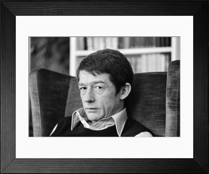 Framed Print : John Hurt, pictured in Germany in 1982. John is in Germany to film Night Crossing Framed Print : John Hurt, pictured in Germany in 1982. John is in Germany to film Night Crossing