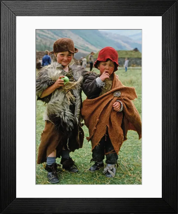 Framed Print : The filming of Highlander film. Circa May 1985 Framed Print : The filming of Highlander film. Circa May 1985