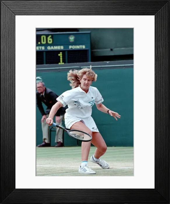 Framed Print : Steffi Graf pictured in action in the Wimbledon Ladies Singles Final on 2nd July 1988