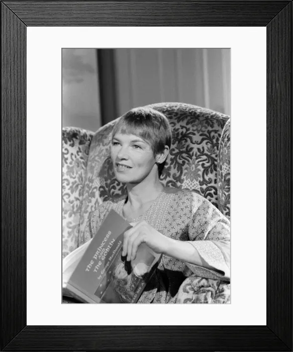 Framed Print : Actress Glenda Jackson. 7th August 1981 Framed Print : Actress Glenda Jackson. 7th August 1981