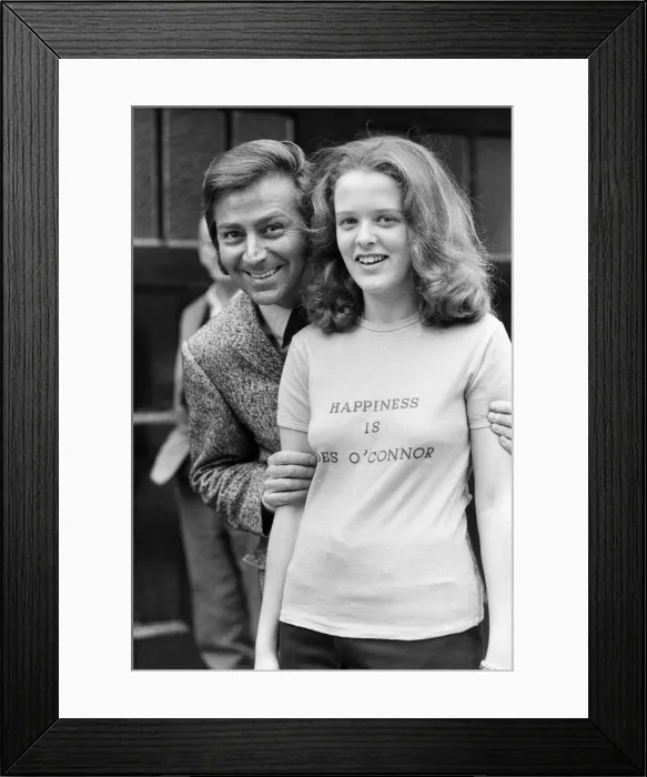 Framed Print : Des O Connor returns to the London Palladium for a four week engagement in the third Framed Print : Des O Connor returns to the London Palladium for a four week engagement in the third