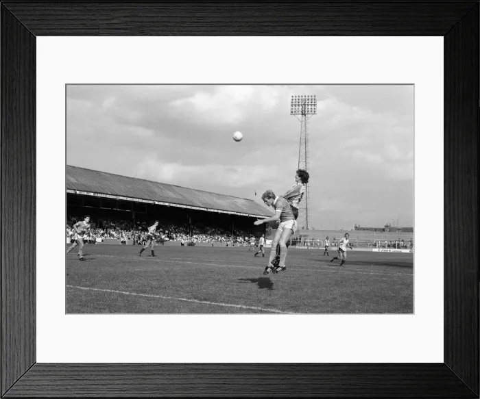 Framed Print : Football match, Reading v Blackpool, final score 1-0 to Reading. League Division Three Framed Print : Football match, Reading v Blackpool, final score 1-0 to Reading. League Division Three