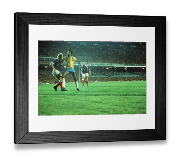 Framed Print : Brazil 1-0 Scotland, 1972 Brazil Independence Cup, final stage Framed Print : Brazil 1-0 Scotland, 1972 Brazil Independence Cup, final stage