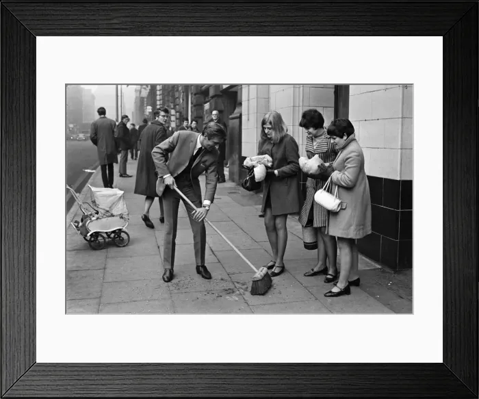Framed Print : Des O Connor, currently in the chart with Careless Hands Framed Print : Des O Connor, currently in the chart with Careless Hands