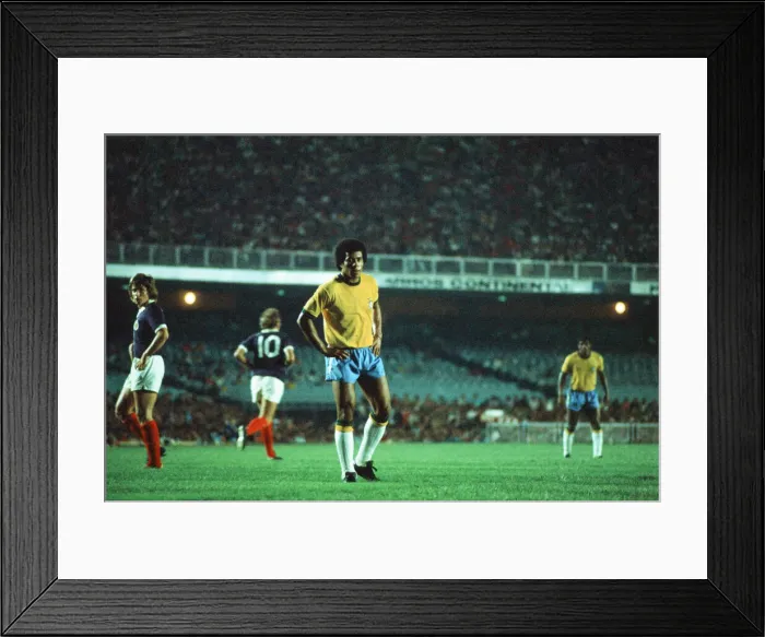 Framed Print : Brazil 1-0 Scotland, 1972 Brazil Independence Cup, final stage Framed Print : Brazil 1-0 Scotland, 1972 Brazil Independence Cup, final stage