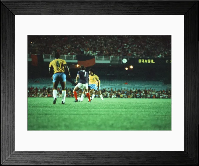 Framed Print : Brazil 1-0 Scotland, 1972 Brazil Independence Cup, final stage Framed Print : Brazil 1-0 Scotland, 1972 Brazil Independence Cup, final stage