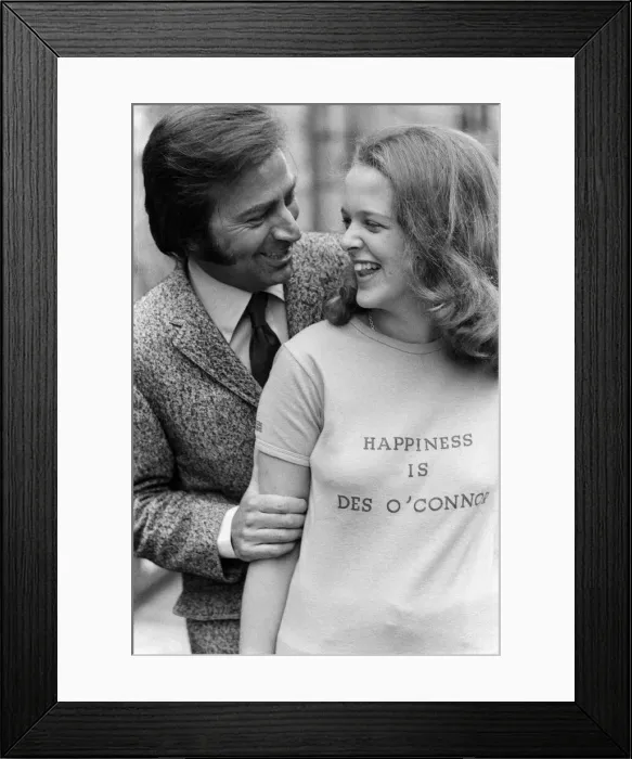Framed Print : Des O Connor returns to the London Palladium for a four week engagement in the third