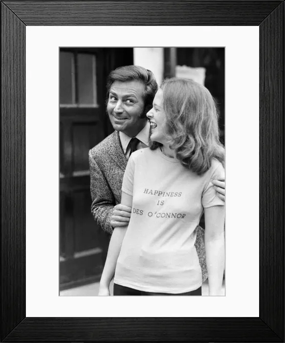 Framed Print : Des O Connor returns to the London Palladium for a four week engagement in the third Framed Print : Des O Connor returns to the London Palladium for a four week engagement in the third