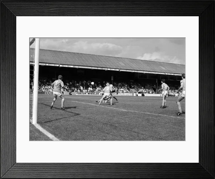 Framed Print : Football match, Reading v Blackpool, final score 1-0 to Reading. League Division Three Framed Print : Football match, Reading v Blackpool, final score 1-0 to Reading. League Division Three