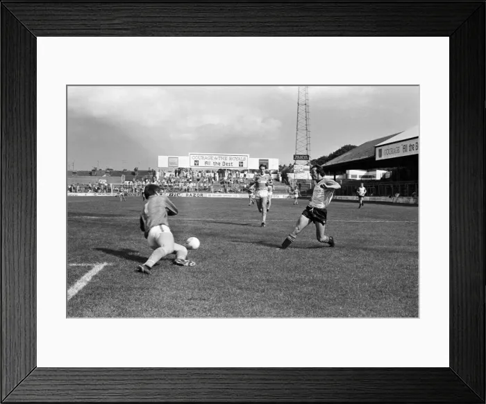 Framed Print : Football match, Reading v Blackpool, final score 1-0 to Reading. League Division Three Framed Print : Football match, Reading v Blackpool, final score 1-0 to Reading. League Division Three