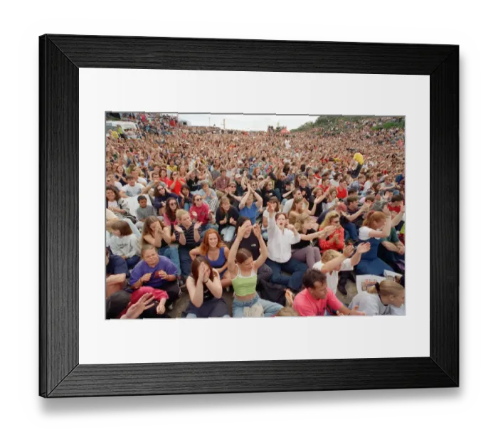 Framed Print : Chris Evans, DJ on Radio One, presents the Radio One Roadshow from Tenby in South Wales