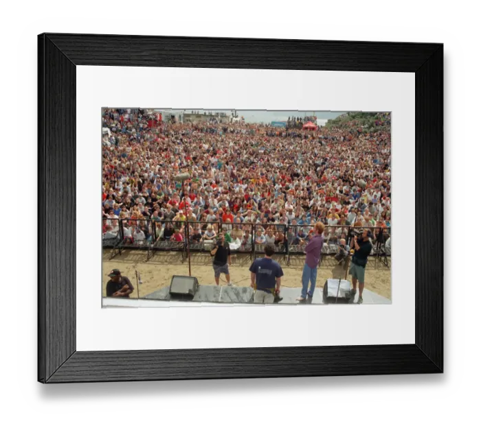 Framed Print : Chris Evans, DJ on Radio One, presents the Radio One Roadshow from Tenby in South Wales Framed Print : Chris Evans, DJ on Radio One, presents the Radio One Roadshow from Tenby in South Wales