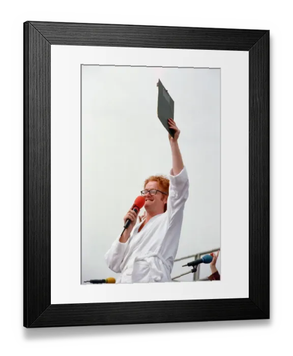 Framed Print : Chris Evans, DJ on Radio One, presents the Radio One Roadshow from Tenby in South Wales Framed Print : Chris Evans, DJ on Radio One, presents the Radio One Roadshow from Tenby in South Wales