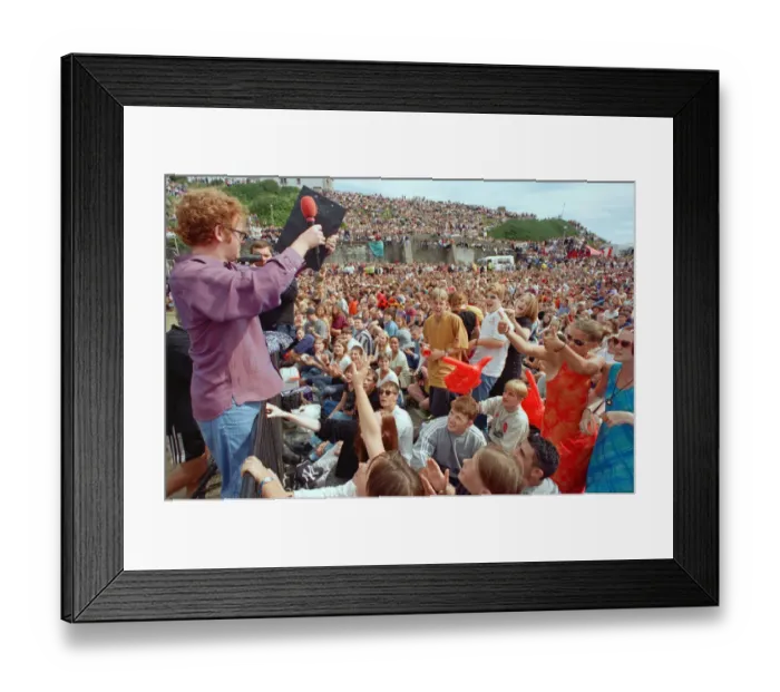 Framed Print : Chris Evans, DJ on Radio One, presents the Radio One Roadshow from Tenby in South Wales Framed Print : Chris Evans, DJ on Radio One, presents the Radio One Roadshow from Tenby in South Wales