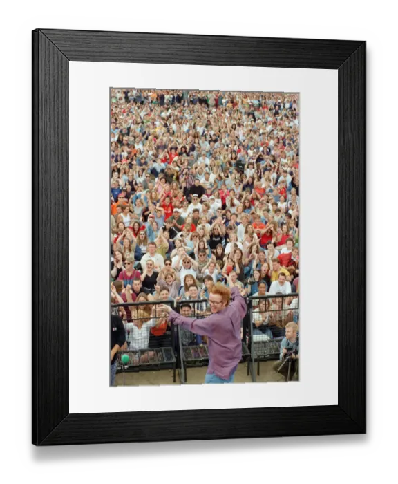 Framed Print : Chris Evans, DJ on Radio One, presents the Radio One Roadshow from Tenby in South Wales
