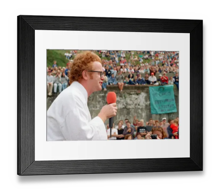 Framed Print : Chris Evans, DJ on Radio One, presents the Radio One Roadshow from Tenby in South Wales Framed Print : Chris Evans, DJ on Radio One, presents the Radio One Roadshow from Tenby in South Wales
