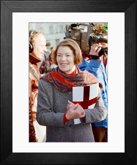 Framed Print : Glenda Jackson, and other Labour party members delivering a mass petition against coal Framed Print : Glenda Jackson, and other Labour party members delivering a mass petition against coal