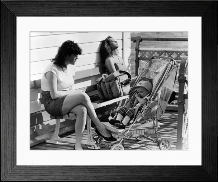 Framed Print : Natalie Cavanagh of Alcot St Penarth, and her son Scott 14 months Framed Print : Natalie Cavanagh of Alcot St Penarth, and her son Scott 14 months