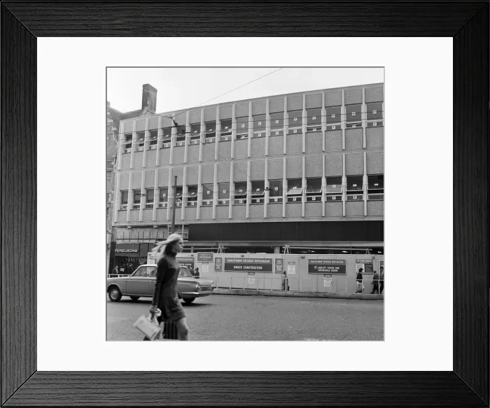Framed Print : New BHS premises on Broad Street, Reading, Berkshire. 24th June 1967 Framed Print : New BHS premises on Broad Street, Reading, Berkshire. 24th June 1967