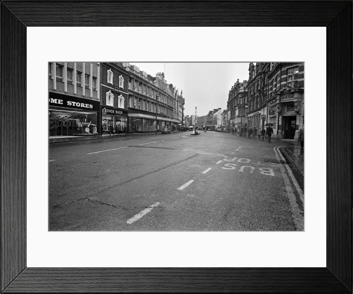 Framed Print : Street scenes, Broad Street and Friar Street, Reading, Berkshire. November 1970 Framed Print : Street scenes, Broad Street and Friar Street, Reading, Berkshire. November 1970