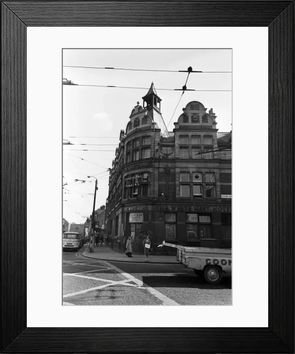 Framed Print : The White Hart Hotel in Reading, Berkshire. 23rd April 1968 Framed Print : The White Hart Hotel in Reading, Berkshire. 23rd April 1968