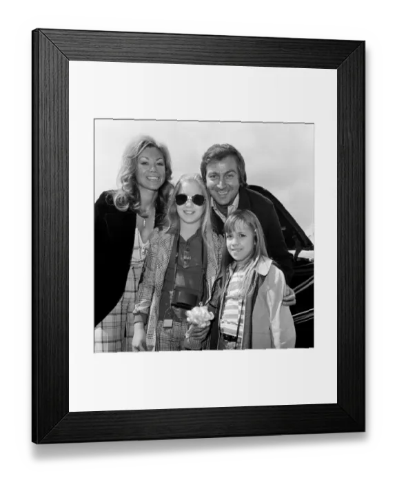 Framed Print : Des O Connor with his wife Gillian and daughters Tracy and Samantha at the airport
