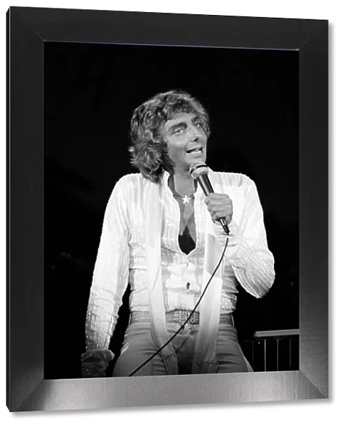 Pop singer Barry Manilow performing in Hollywood, USA. October 1978