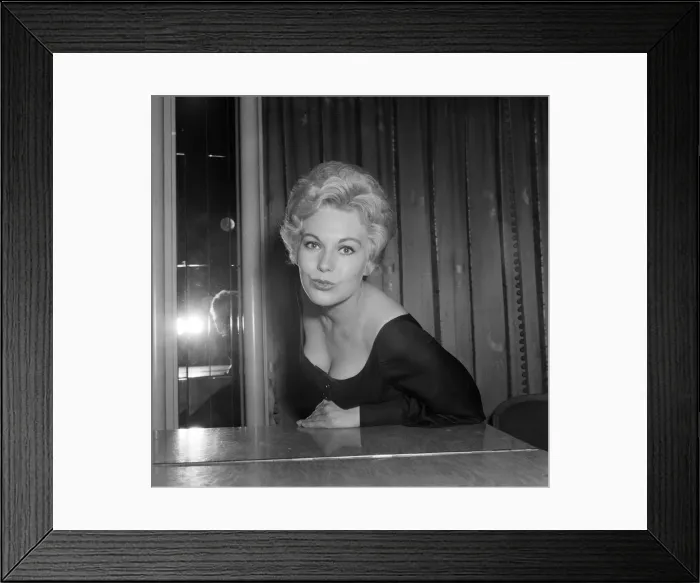 Framed Print : Actress Kim Novak at The Dorchester Hotel. 25th May 1956 Framed Print : Actress Kim Novak at The Dorchester Hotel. 25th May 1956
