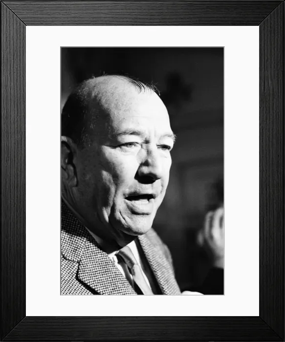 Framed Print : Noel Coward Reception for cast members in Manchester where he celebrates two Framed Print : Noel Coward Reception for cast members in Manchester where he celebrates two