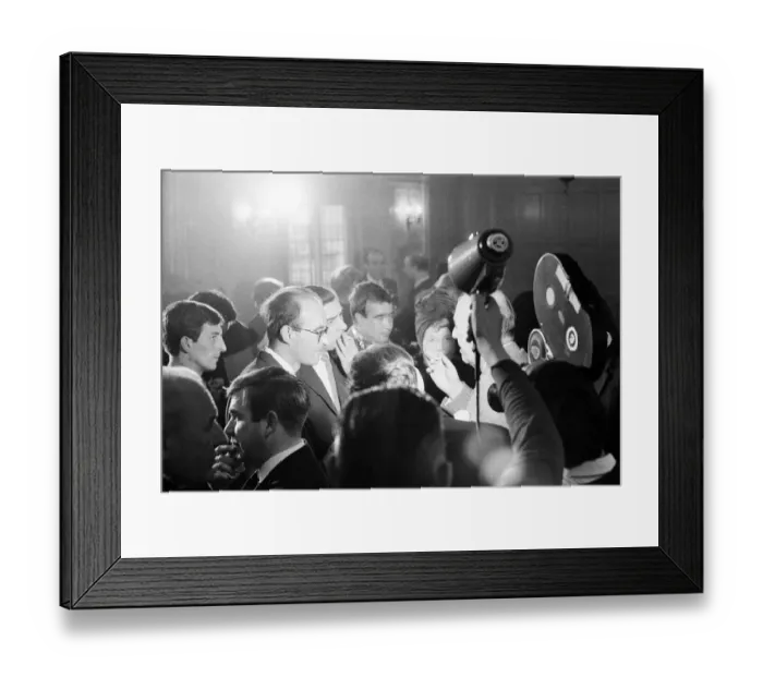Framed Print : Noel Coward Reception for cast members in Manchester where he celebrates two