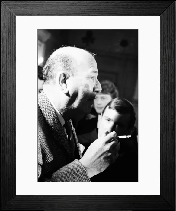Framed Print : Noel Coward Reception for cast members in Manchester where he celebrates two Framed Print : Noel Coward Reception for cast members in Manchester where he celebrates two