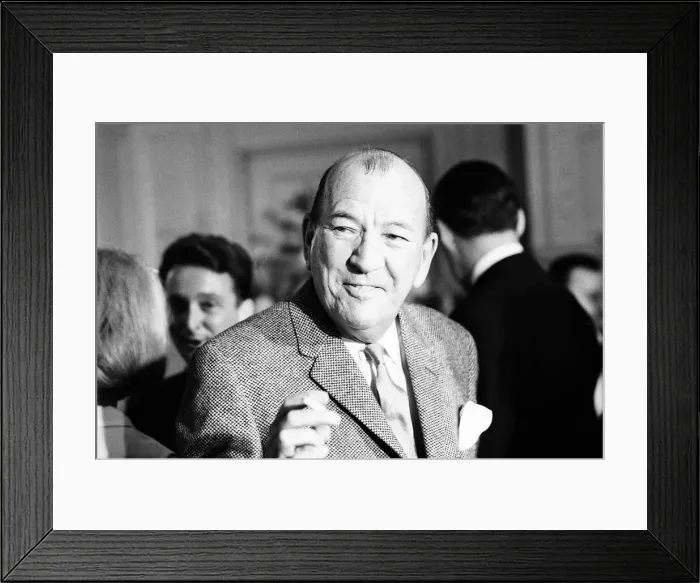 Framed Print : Noel Coward Reception for cast members in Manchester where he celebrates two Framed Print : Noel Coward Reception for cast members in Manchester where he celebrates two