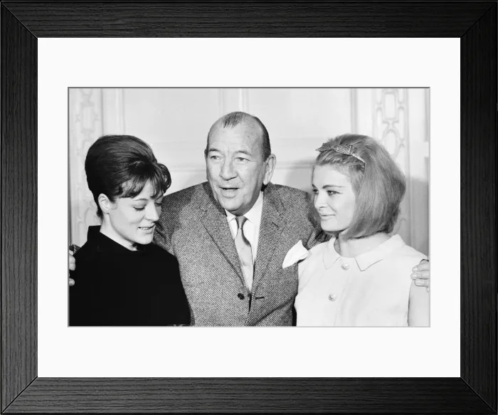 Framed Print : Noel Coward Reception for cast members in Manchester where he celebrates two Framed Print : Noel Coward Reception for cast members in Manchester where he celebrates two