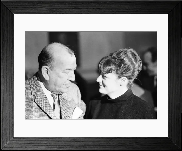 Framed Print : Noel Coward Reception for cast members in Manchester where he celebrates two Framed Print : Noel Coward Reception for cast members in Manchester where he celebrates two