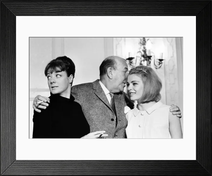 Framed Print : Noel Coward Reception for cast members in Manchester where he celebrates two Framed Print : Noel Coward Reception for cast members in Manchester where he celebrates two