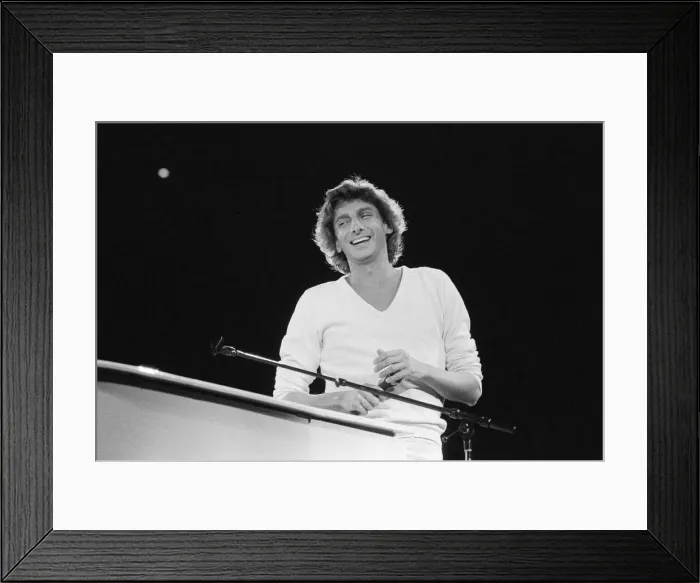Framed Print : Barry Manilow in concert at Hartford Civic Center, Hartford, Connecticut, America Framed Print : Barry Manilow in concert at Hartford Civic Center, Hartford, Connecticut, America