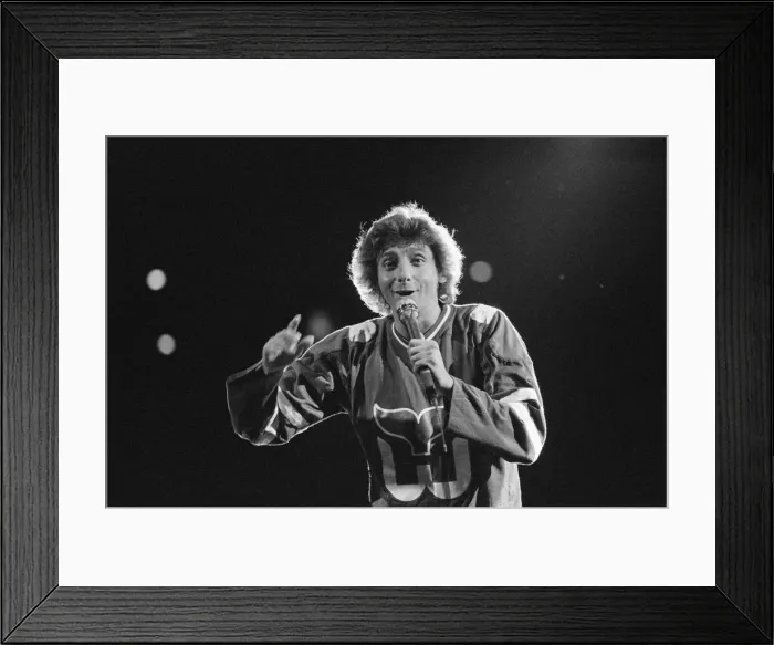 Framed Print : Barry Manilow in concert at Hartford Civic Center, Hartford, Connecticut, America Framed Print : Barry Manilow in concert at Hartford Civic Center, Hartford, Connecticut, America