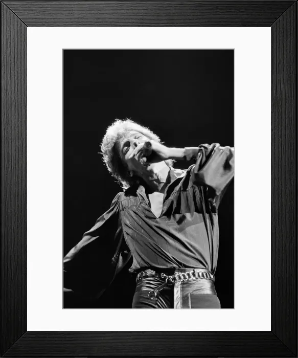 Framed Print : Barry Manilow in concert. November 1984 Framed Print : Barry Manilow in concert. November 1984