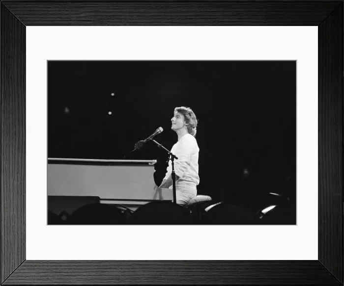 Framed Print : Barry Manilow in concert at Hartford Civic Center, Hartford, Connecticut, America Framed Print : Barry Manilow in concert at Hartford Civic Center, Hartford, Connecticut, America
