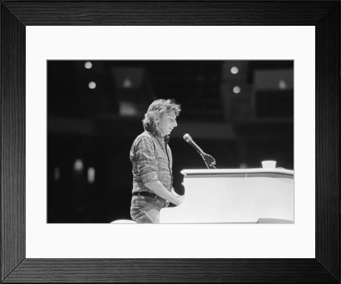 Framed Print : Barry Manilow in rehearsals for his concert at Hartford Civic Center, Hartford Framed Print : Barry Manilow in rehearsals for his concert at Hartford Civic Center, Hartford