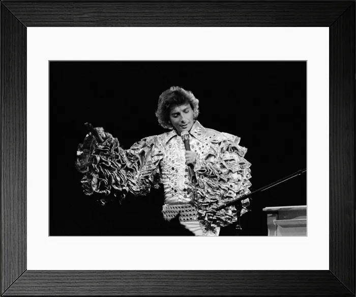 Framed Print : Barry Manilow in concert at Hartford Civic Center, Hartford, Connecticut, America Framed Print : Barry Manilow in concert at Hartford Civic Center, Hartford, Connecticut, America