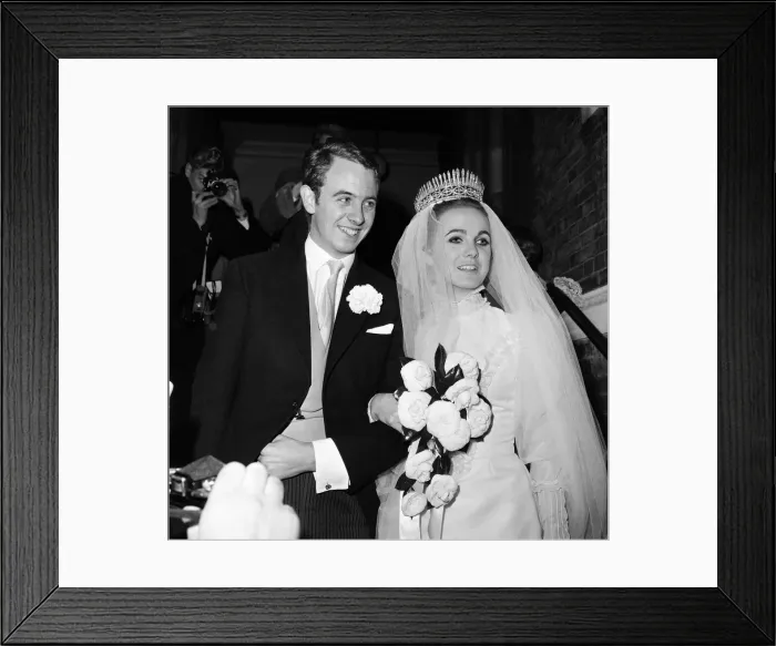 Framed Print : Lady Sarah Curzon, 21, marries Mr Piers Courage, son of Mr Richard Courage Framed Print : Lady Sarah Curzon, 21, marries Mr Piers Courage, son of Mr Richard Courage
