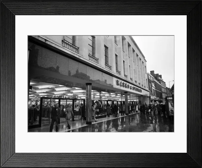 Framed Print : Broad Street, Reading, Berkshire. Marks & Spencer. 27th January 1975 Framed Print : Broad Street, Reading, Berkshire. Marks & Spencer. 27th January 1975