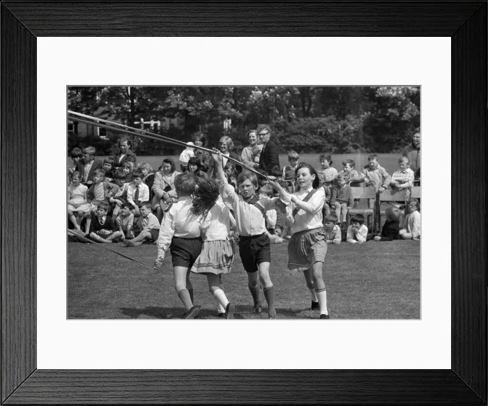 Framed Print : Annual May dance celebrations at Roseworth School, Stockton. May 1971 Framed Print : Annual May dance celebrations at Roseworth School, Stockton. May 1971