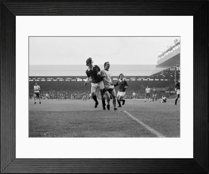 Framed Print : Manchester United v Arsenal, League Division One, final score 3 - 1 to Manchester United Framed Print : Manchester United v Arsenal, League Division One, final score 3 - 1 to Manchester United