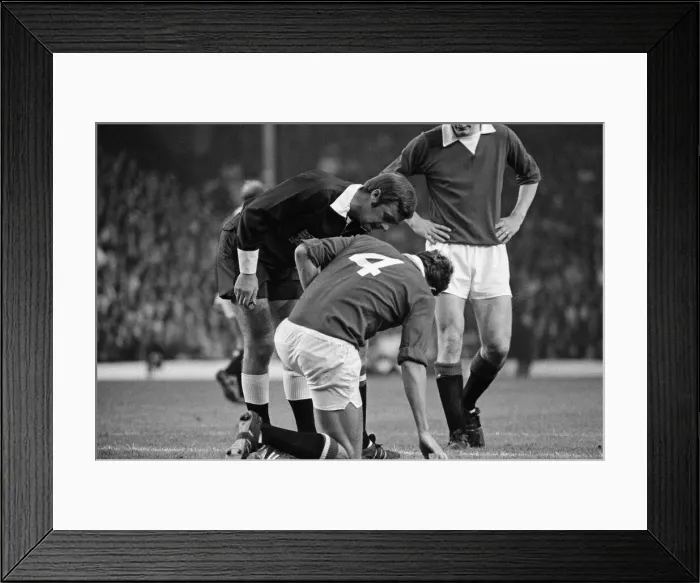 Framed Print : Manchester United v Arsenal, League Division One, final score 3 - 1 to Manchester United