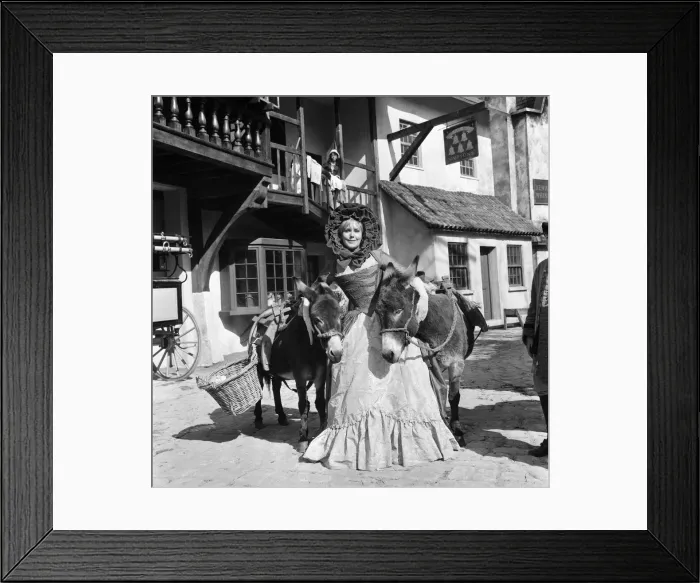 Framed Print : Shooting is in progress at Shepperton Studios on the film Framed Print : Shooting is in progress at Shepperton Studios on the film