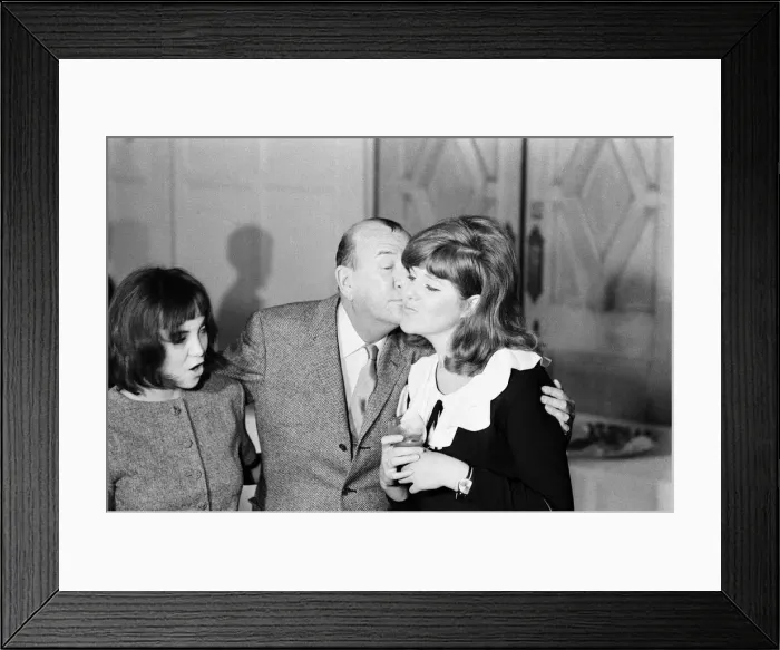 Framed Print : Noel Coward Reception for cast members in Manchester where he celebrates two Framed Print : Noel Coward Reception for cast members in Manchester where he celebrates two