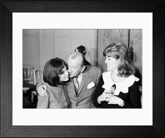 Framed Print : Noel Coward Reception for cast members in Manchester where he celebrates two Framed Print : Noel Coward Reception for cast members in Manchester where he celebrates two